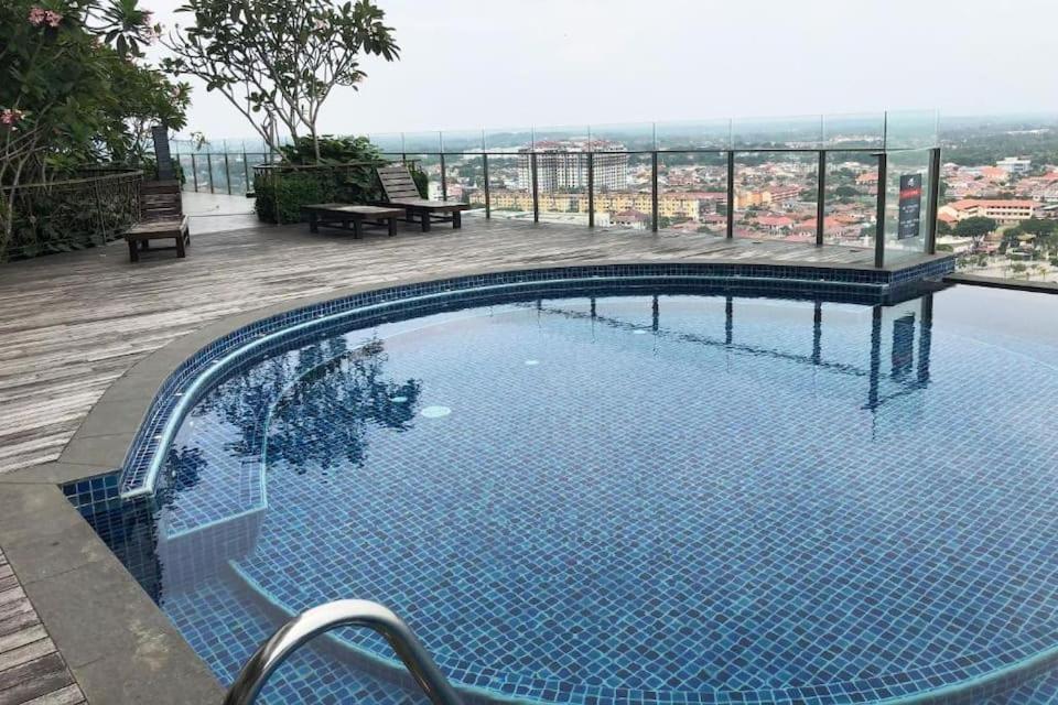 Silverscape Seaview Residences Melaka Exteriör bild